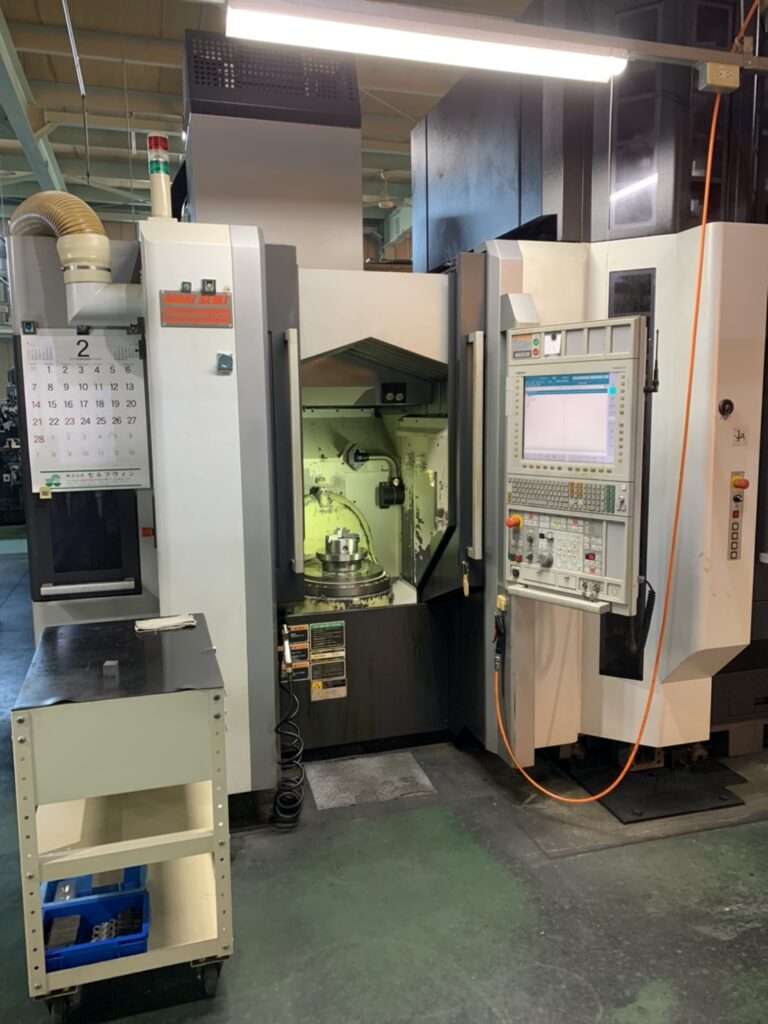 パレチェン付き5軸加工機