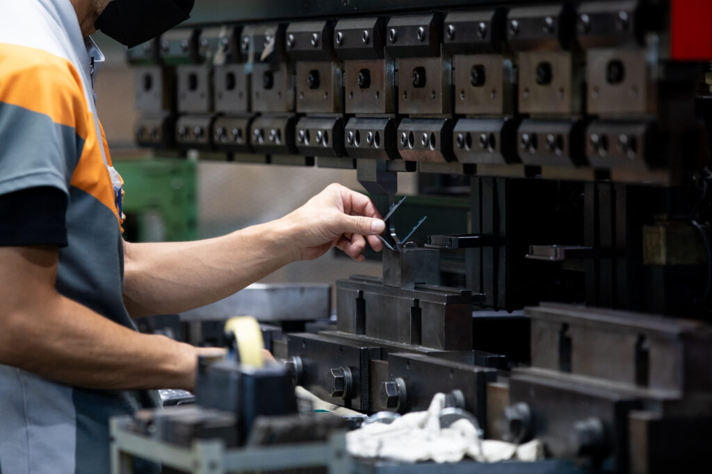 板金加工の様子