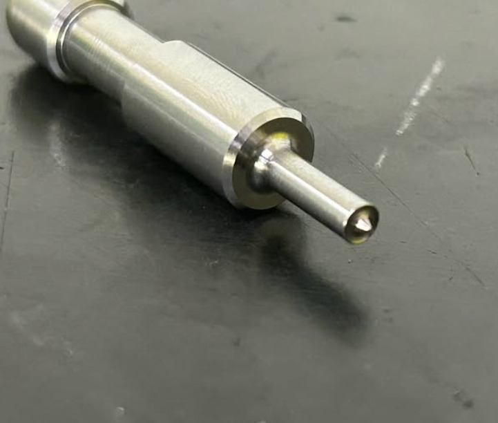 SKD11の焼き入れ加工品