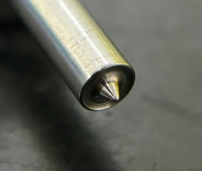 SKD11の焼き入れ加工品