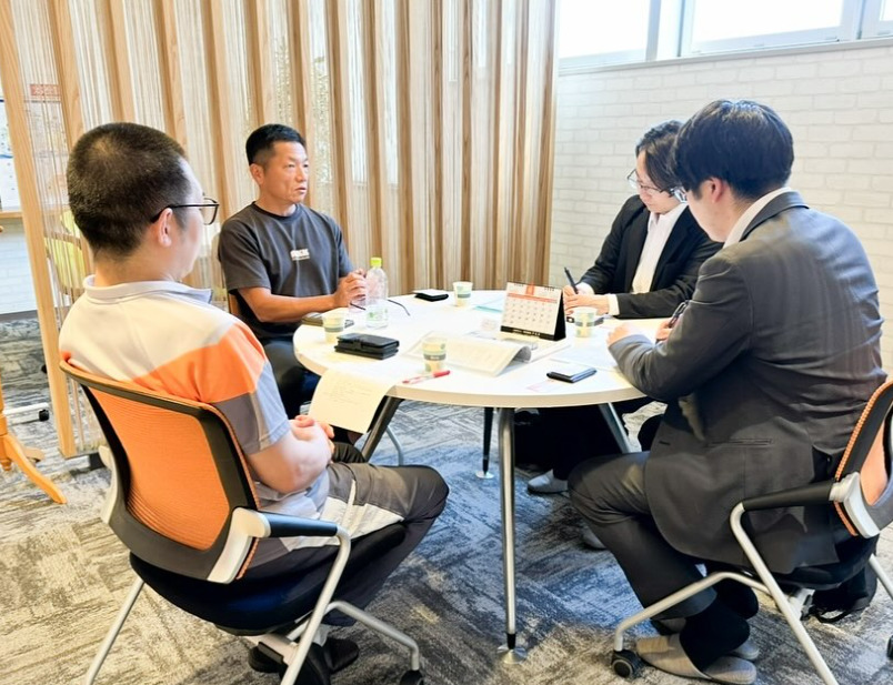 先日、ニュース ダイジェスト社様が取材しにアスクに来てくださいました