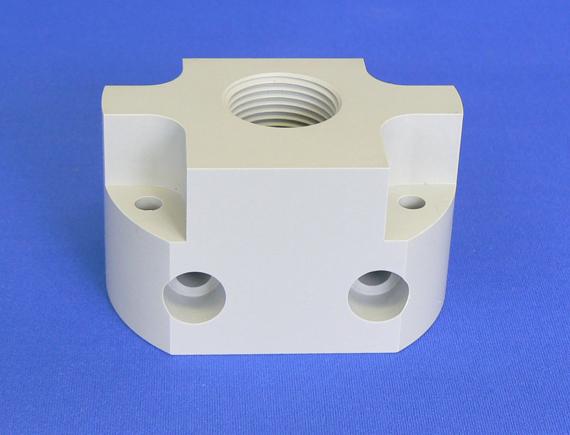 タップ加工済みのPVC製機械部品